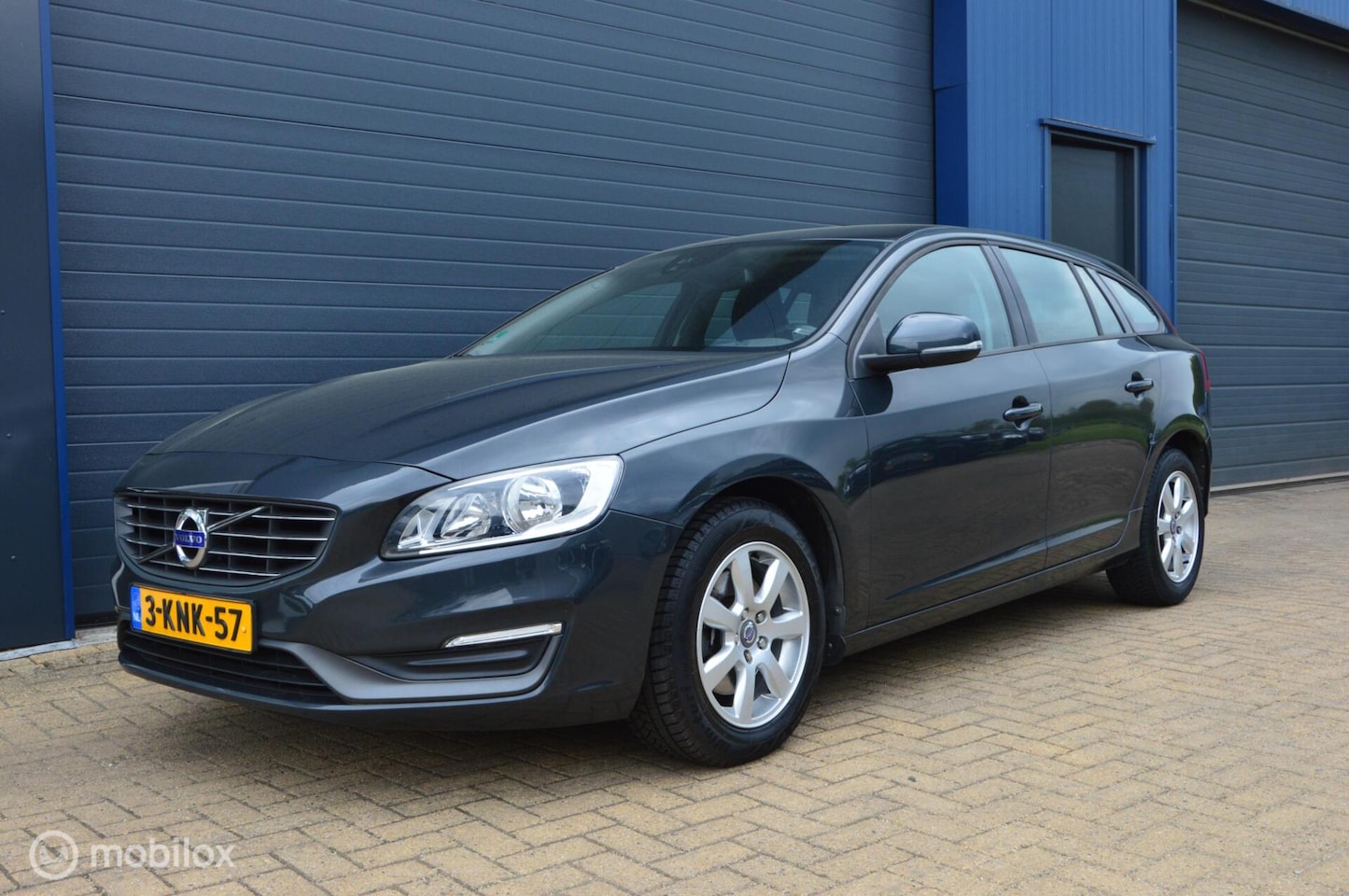 Volvo V60 - 1.6 T3 1.6 T3,Aut,1e eig,trekhaak - AutoWereld.nl