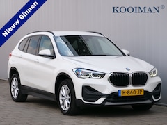 BMW X1 - sDrive18i Executive Edition 141 Pk Automaat Navi / PDC / Trekhaak