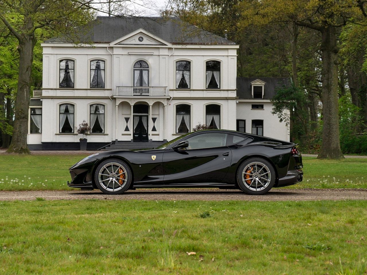 Ferrari 812 Superfast - | Atelier Car | Full alcantara & carbon! - AutoWereld.nl