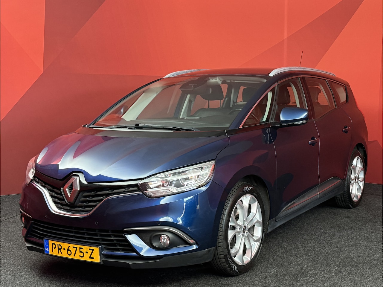 Renault Grand Scénic - 1.2 TCe Zen 7p.  | 7 Persoons | Trekhaak | Navi - AutoWereld.nl