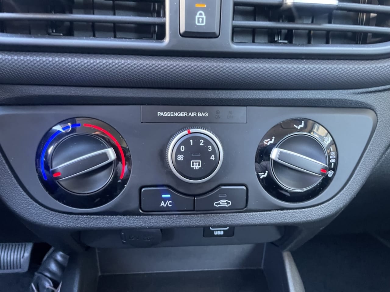 Hyundai i10 - 1.0 Comfort AUTOMAAT*RIJKLAARPRIJS*