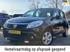 Dacia Sandero - 1.2 Lauréate AIRCO EL.RAMEN STUURBEKR. APK 01-2027 BOEKJES
