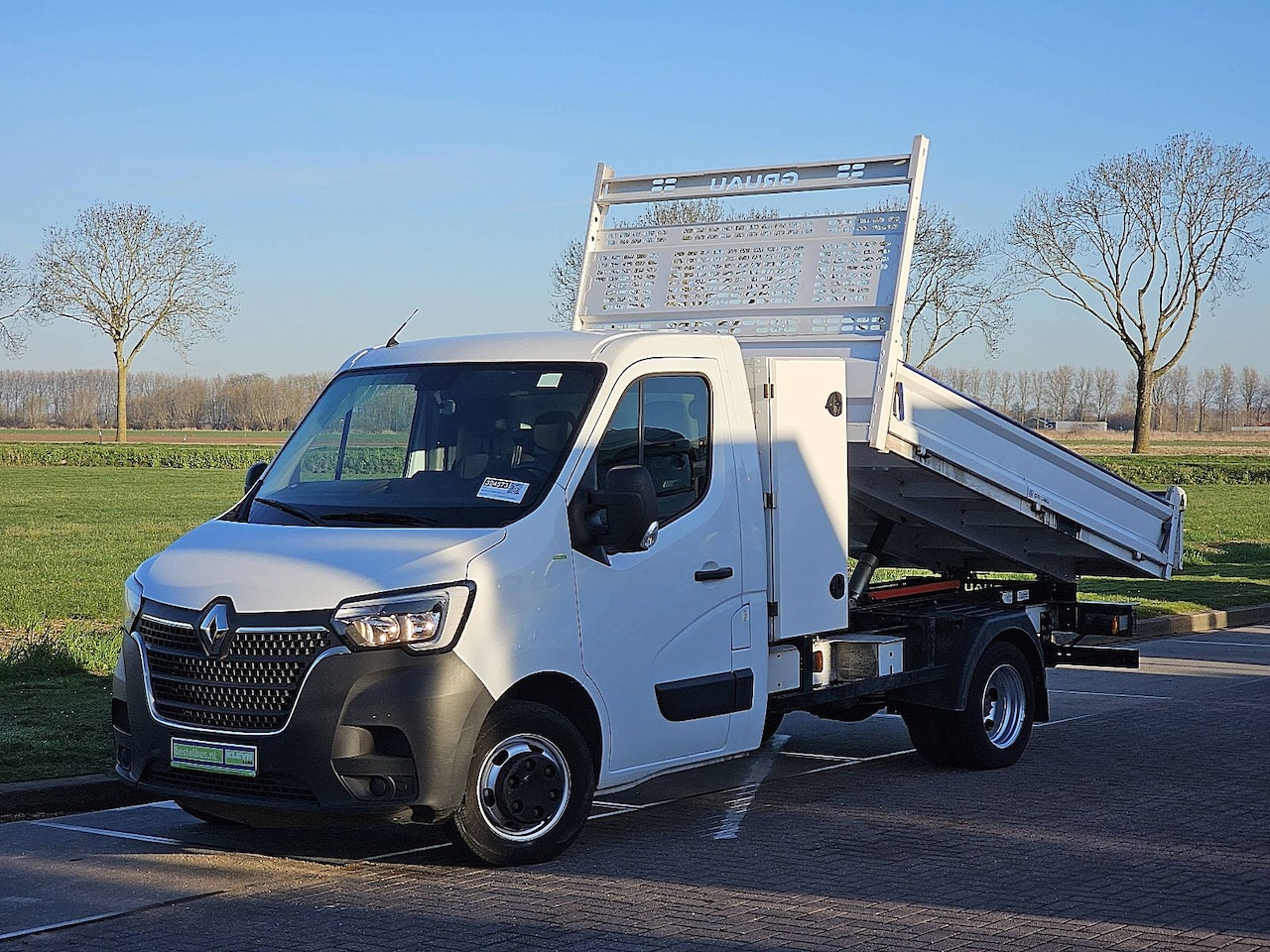 Renault Master - T35 2.3 dCi 145 L3 DL Energy Dubbellucht Kipper Airco Kist 145Pk Euro6 3.5T-Trekhaak 3-Zit - AutoWereld.nl