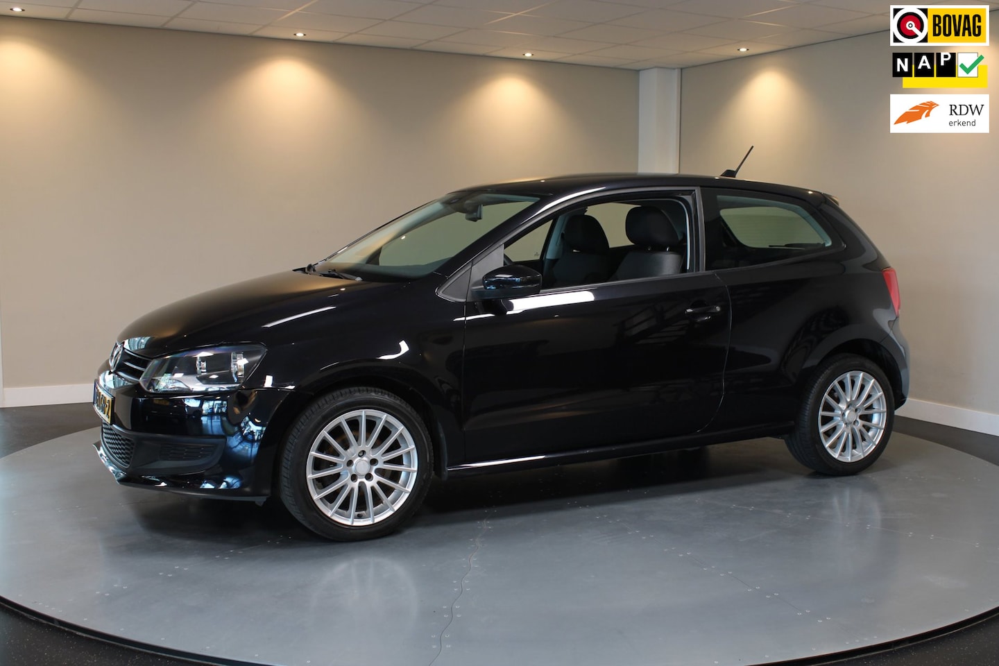 Volkswagen Polo - 1.4-16V Comfortline *Automaat* Airco|Cruise|PDC|BT|NAP|2de Eigenaar - AutoWereld.nl