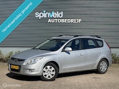 Hyundai i30 CW - 1.6i Dynamic - Navi - Trekhaak - Parksensor