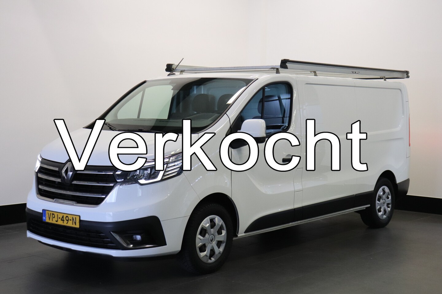 Renault Trafic - 2.0 dCi 130PK L2 EURO 6 - Airco - Cruise - PDC - € 14.900,- Excl. - AutoWereld.nl