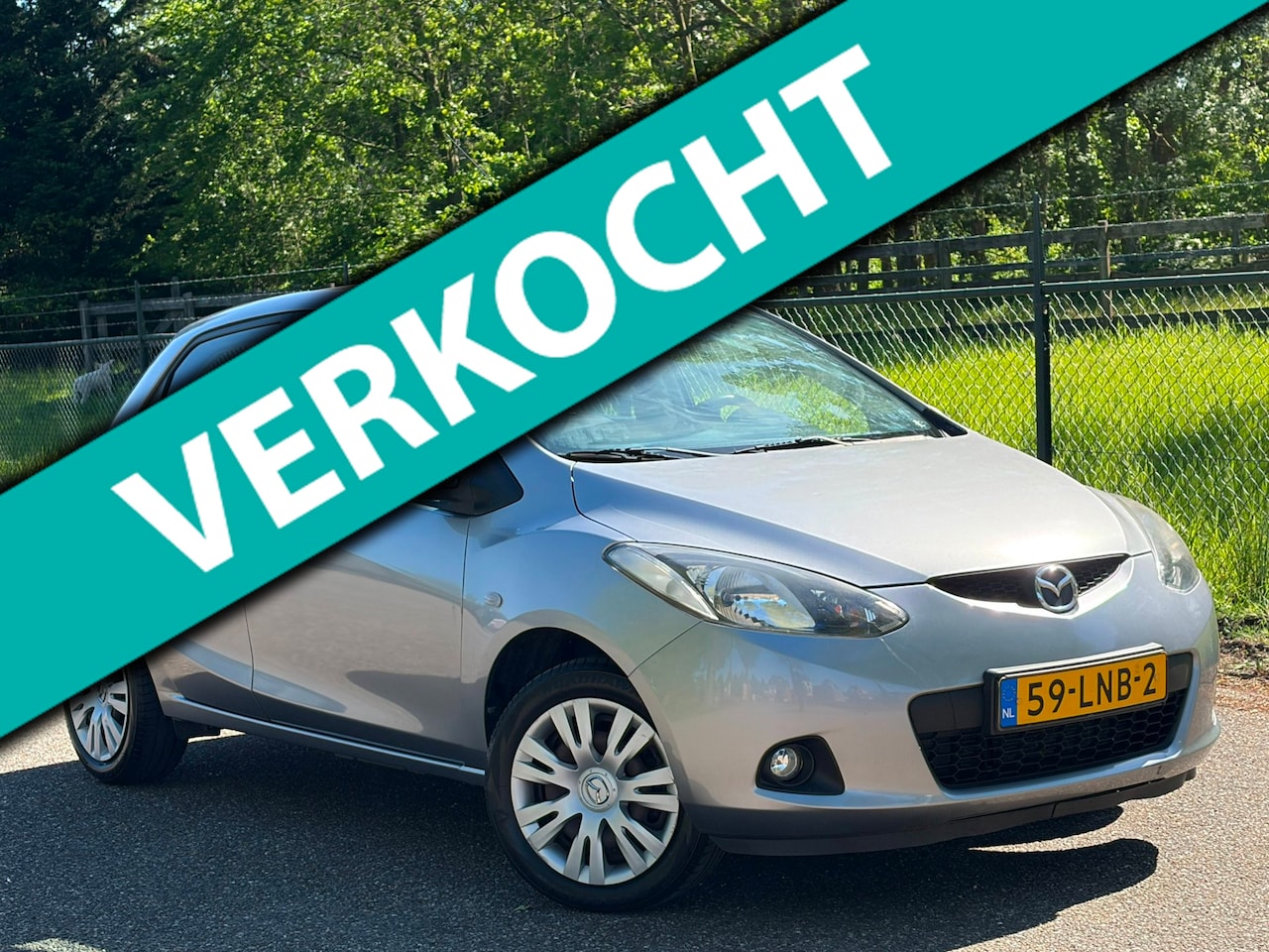 MAZDA 2