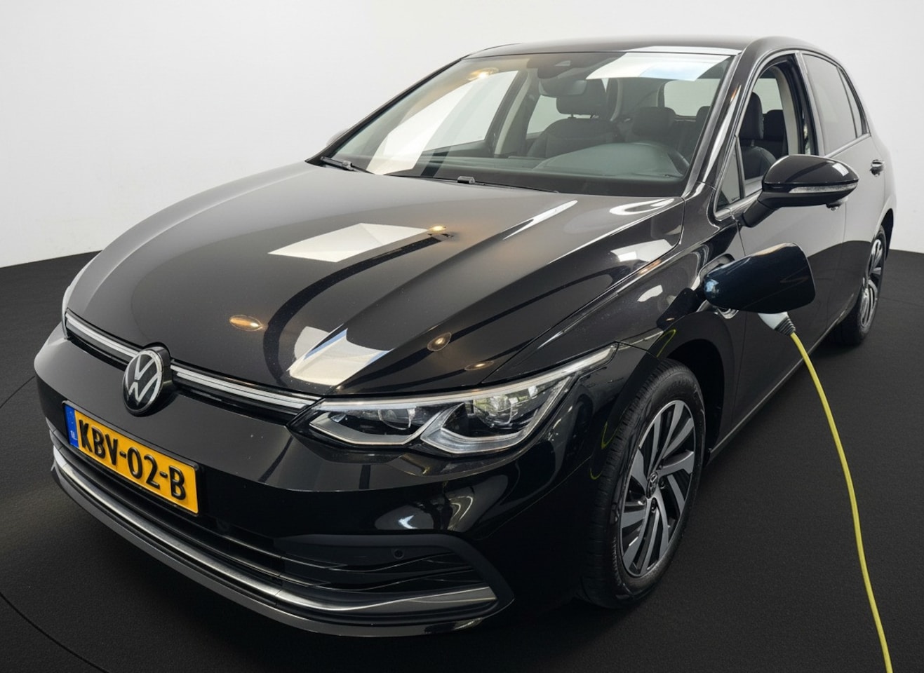 Volkswagen Golf - 1.4 eHybrid 204PK DSG STYLE CAMERA/CARPLAY/SFEERVERL. - AutoWereld.nl