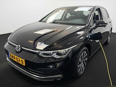 Volkswagen Golf - 1.4 eHybrid 204PK PHEV DSG STYLE CAMERA/CARPLAY/SFEERVERL