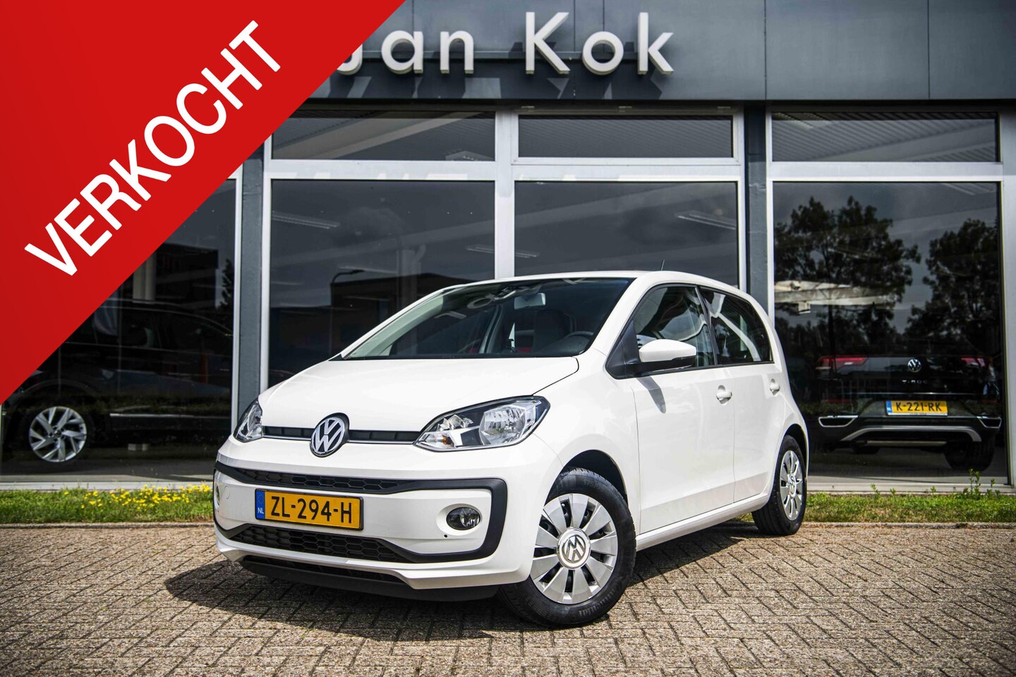 Volkswagen Up! - 1.0 BMT move up! | Stoelverwarming | Airco | Maps & More - AutoWereld.nl