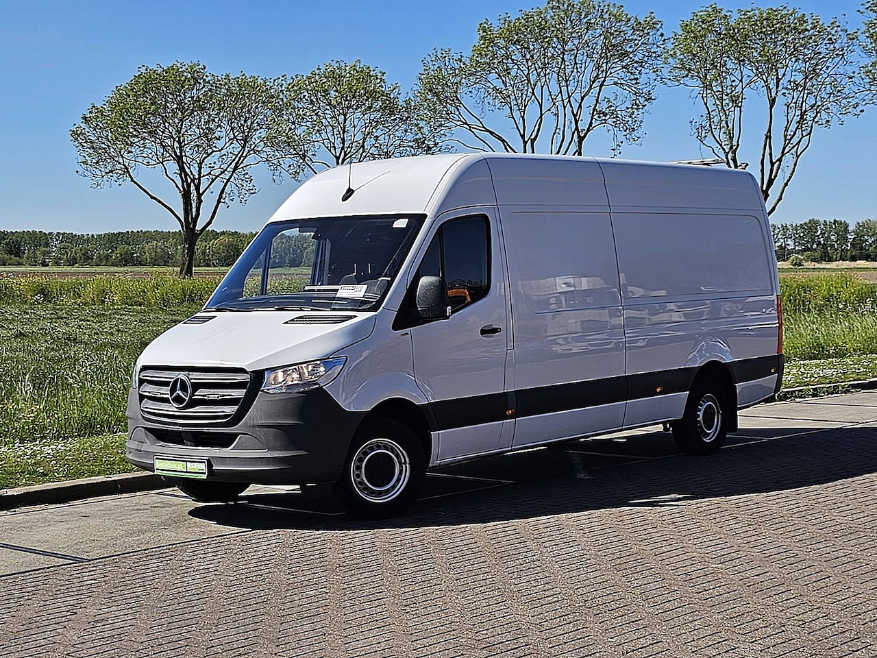 Mercedes-Benz Sprinter - 317 L3H2 3.5T Trekhaak Mbux Camera 170Pk Euro6 Airco! - AutoWereld.nl