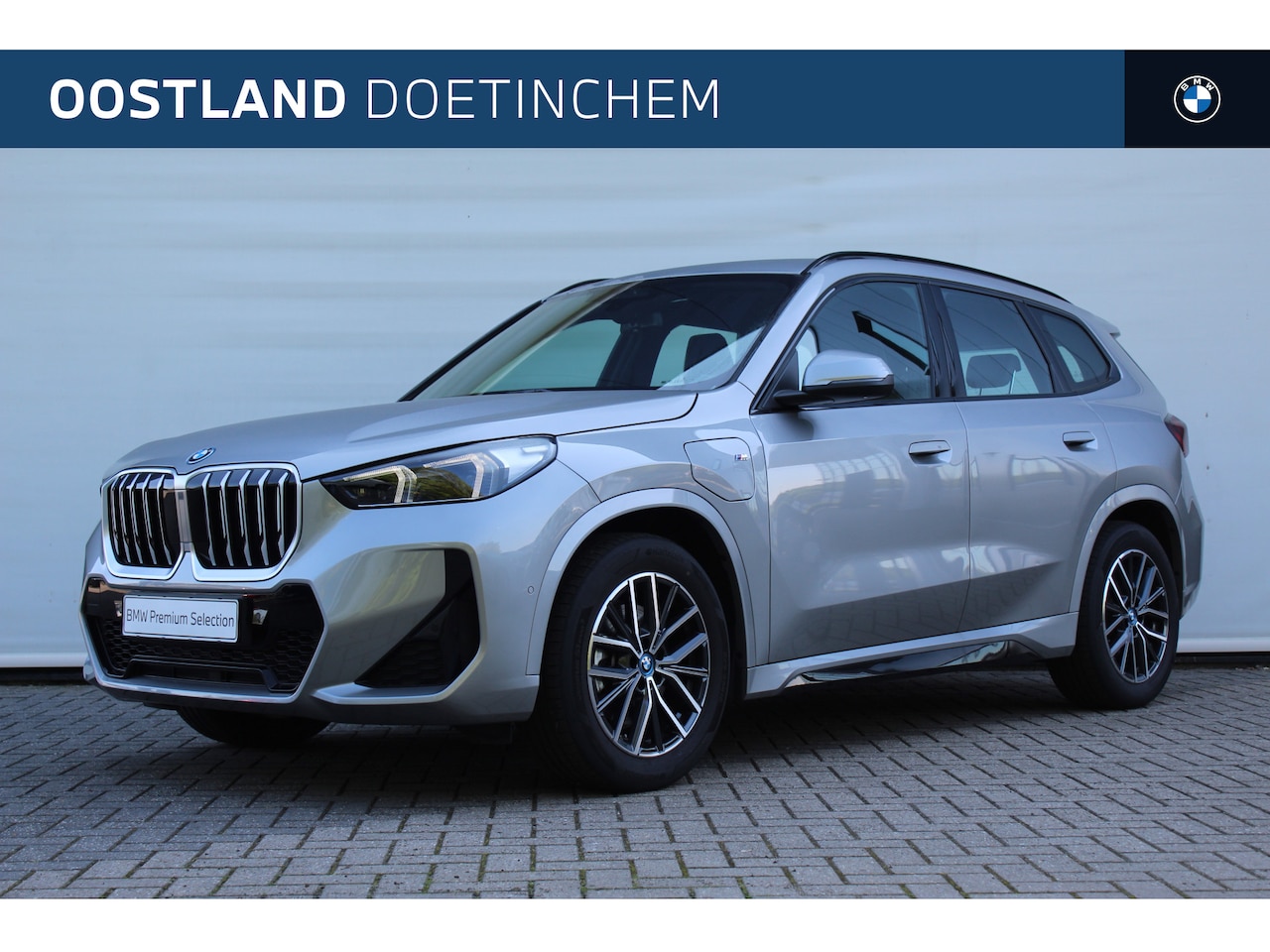 BMW X1 - xDrive25e M Sport Automaat / Sportstoelen / Achteruitrijcamera / Comfort Access / M Adapti - AutoWereld.nl