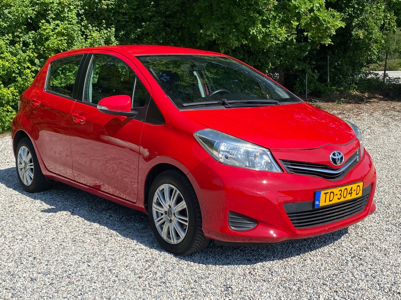 Toyota Yaris - 1.3 VVT-i Dynamic DEALER ONDERHOUDEN MET FLIPPERS OM TE SCHAKELEN