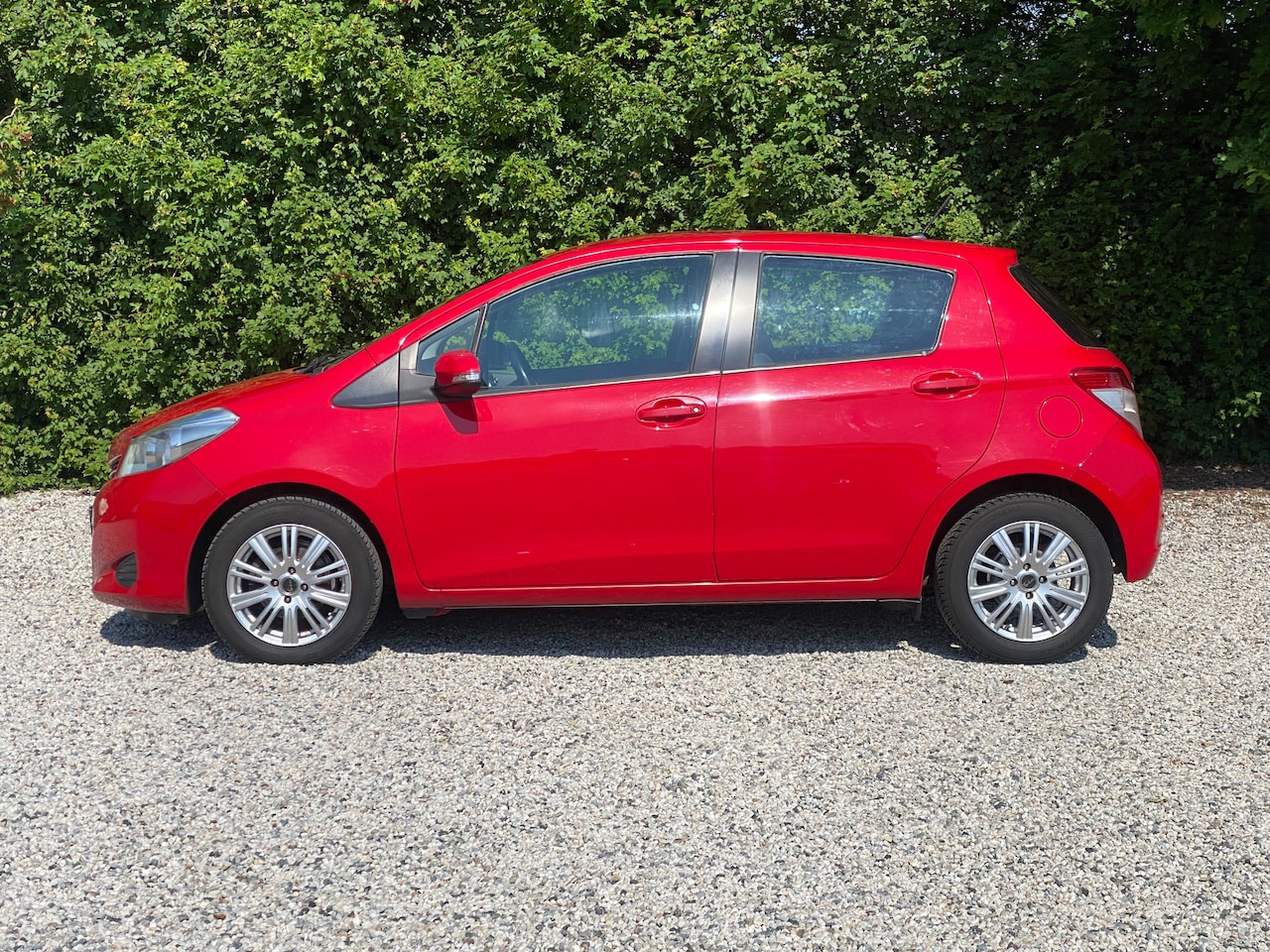Toyota Yaris - 1.3 VVT-i Dynamic DEALER ONDERHOUDEN MET FLIPPERS OM TE SCHAKELEN