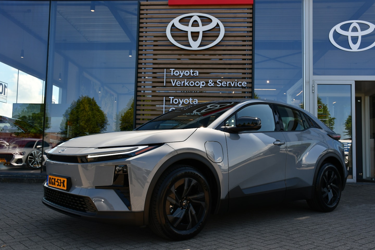 Toyota C-HR - Dynamic Limited Edition 57.7 kWh 167pk | Nieuw | Snel leverbaar | Warmtepomp | - AutoWereld.nl