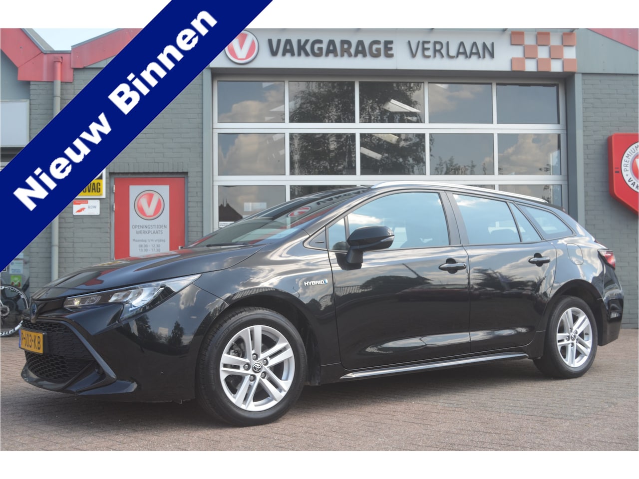 Toyota Corolla Touring Sports - 1.8 Hybrid stationcar....12 mnd. gar.... - AutoWereld.nl