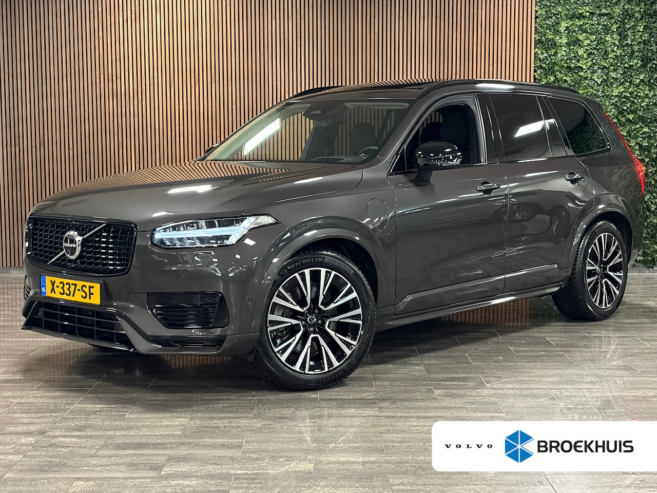 Volvo XC90 - T8 AWD Recharge Ultra Dark | Luchtvering | Trekhaak | All Season banden | 360 Camera | Hea - AutoWereld.nl