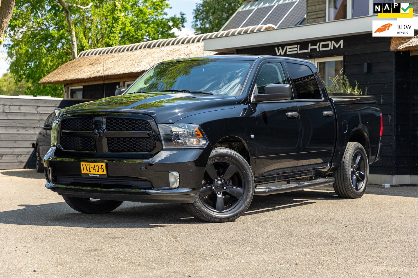 Dodge Ram 1500 - 5.7 V8 4x4 Crew Cab Big Horn Trekhaak I LPG I Sidebars I CarPlay I BTW I NAP - AutoWereld.nl