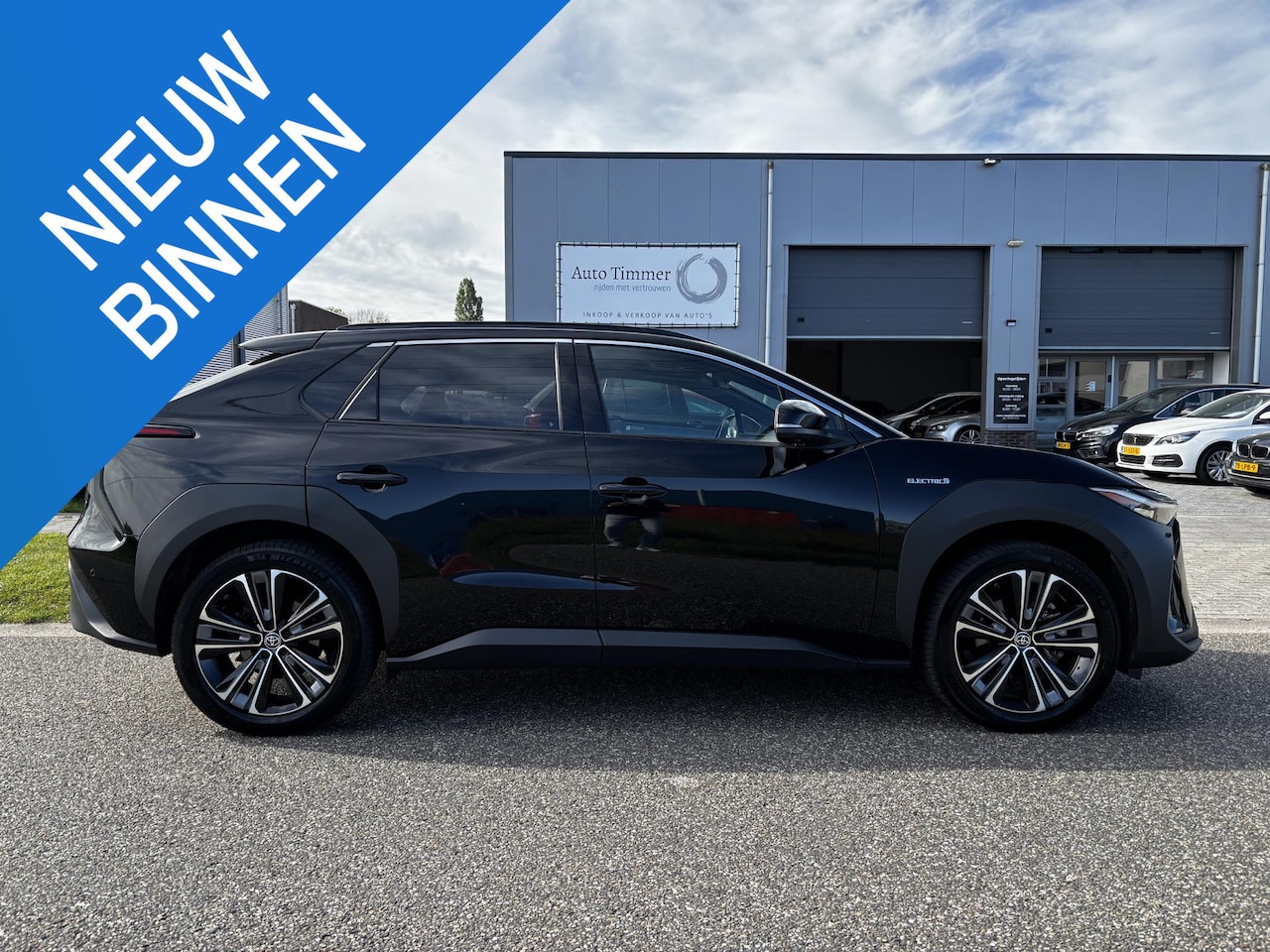 Toyota bZ4X - Premium 4WD 71 kWh 3 FASE MEEST LUXE 4WD  ALLE OPTIES!!!! TREKHAAK! ORG NL EERSTE EIGENAAR - AutoWereld.nl