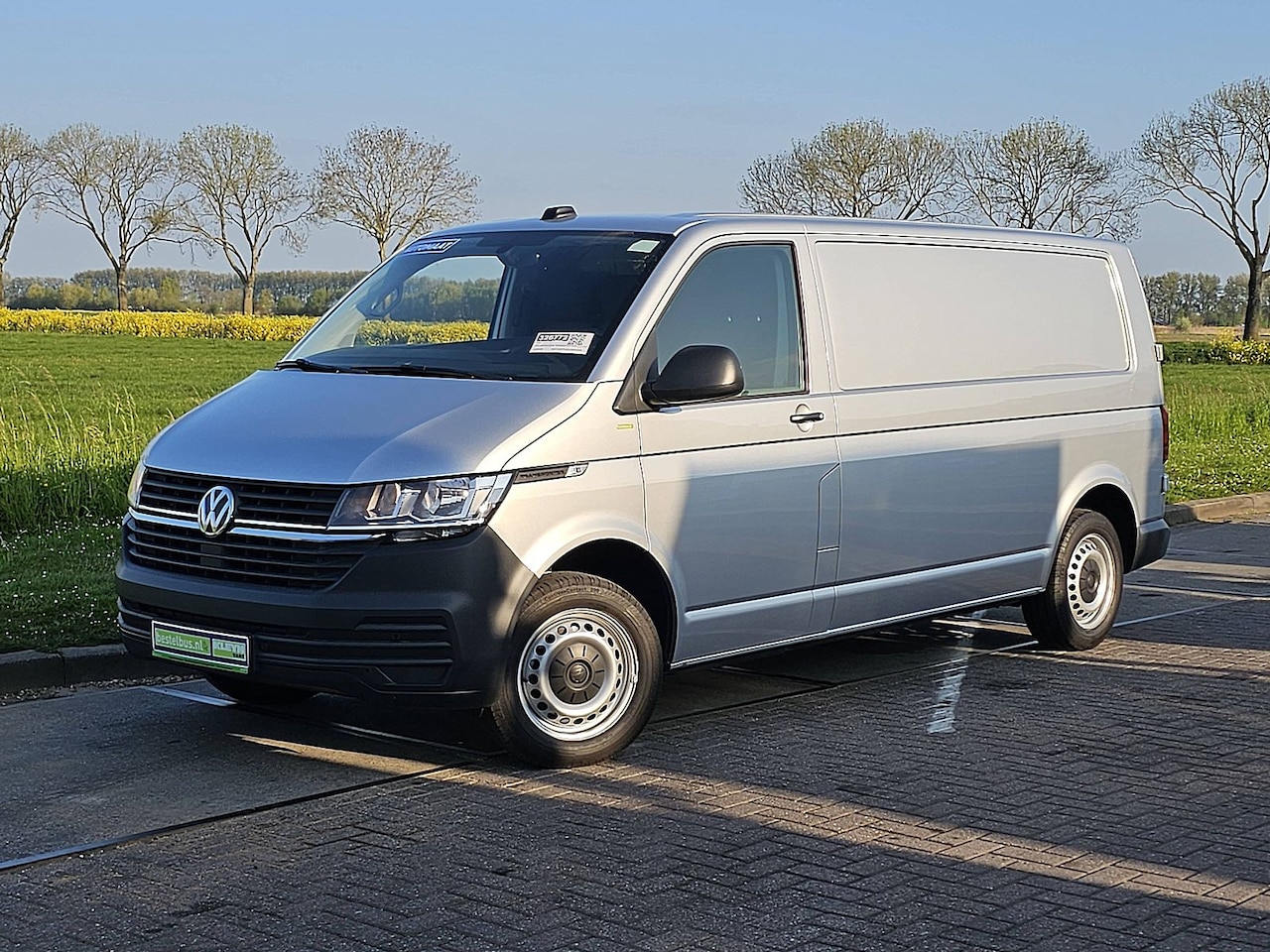 Volkswagen Transporter - L2H1 Navi PDC Automaat 3 Zits Airco Achterdeuren Cruise Control Euro6 150 PK! L2H1 Navi PD - AutoWereld.nl