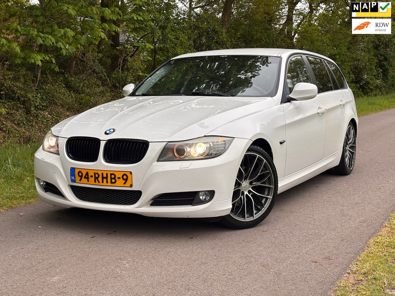 BMW 3-serie Touring - 320d Efficient Dynamics Edition Luxury Line | Cruise + Navi Nu € 3.950,- !!! - AutoWereld.nl