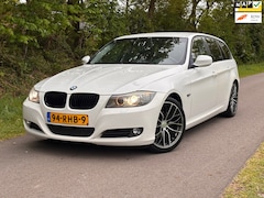 BMW 3-serie Touring - 320d Efficient Dynamics Edition Luxury Line | Cruise + Navi Nu € 3.950,