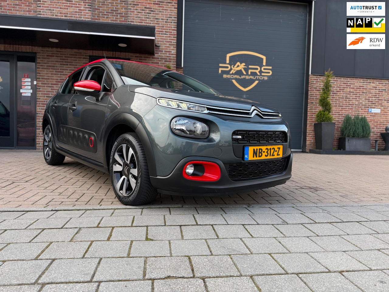 Citroën C3 - 1.2 PureTech Shine Airco Navi Cruise Camera Elk.ramen 5drs Lijn asist zeer nette!! - AutoWereld.nl
