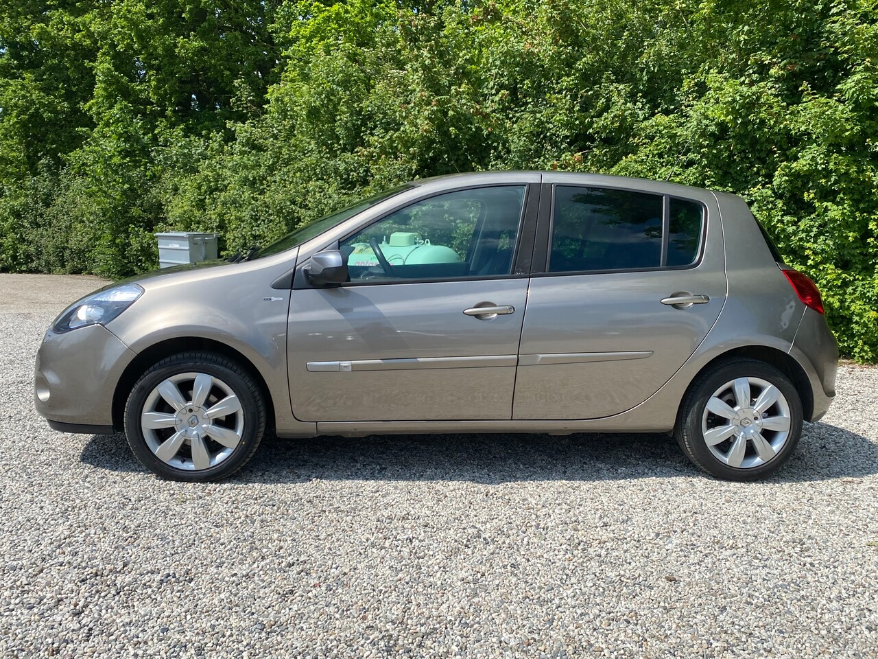 Renault Clio - 1.6  Night & Day afleveringsklaar !!!