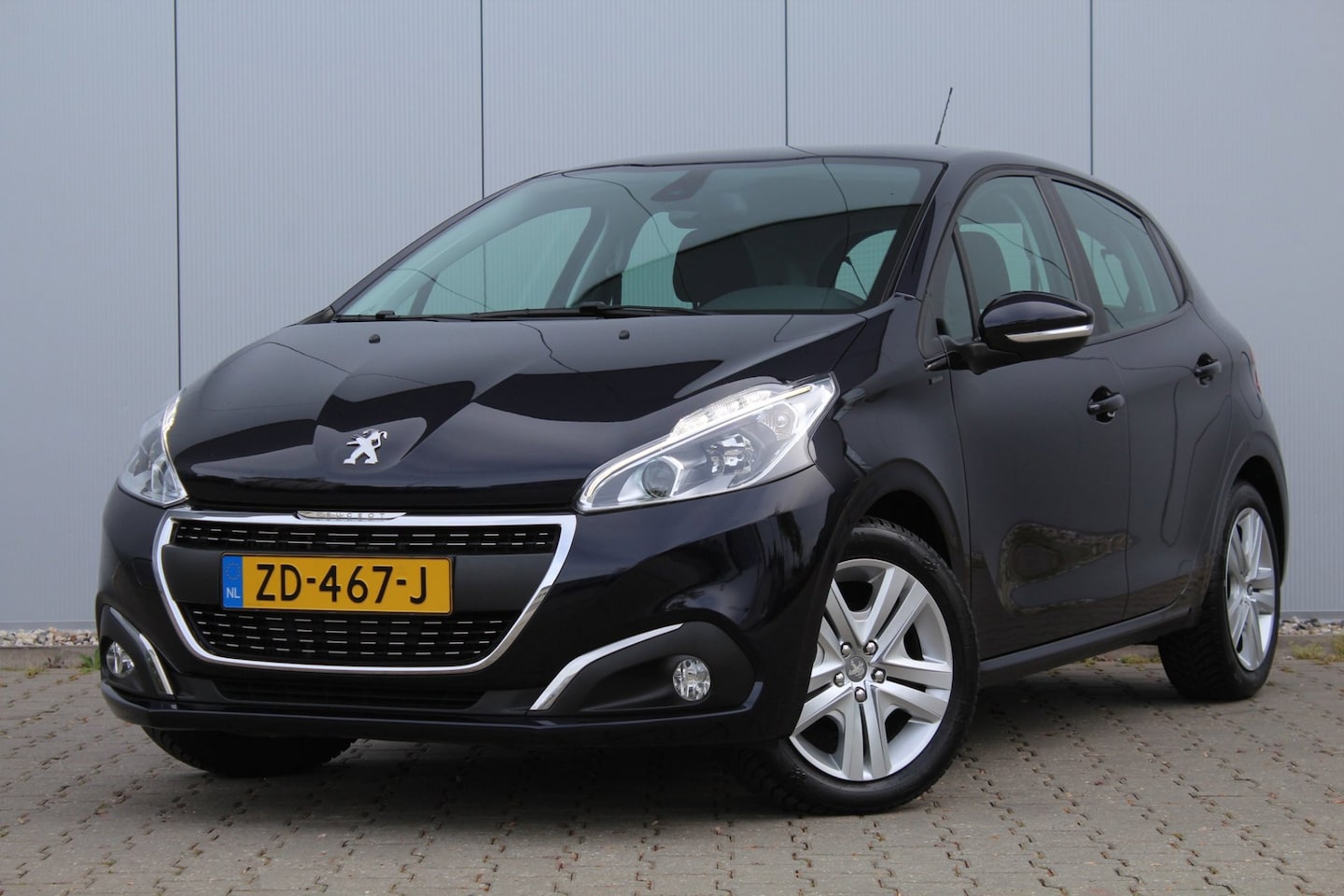 Peugeot 208 - 1.2 PureTech Signature | Automaat | Apple Carplay | Navigatie | Airco | Cruise control | N - AutoWereld.nl