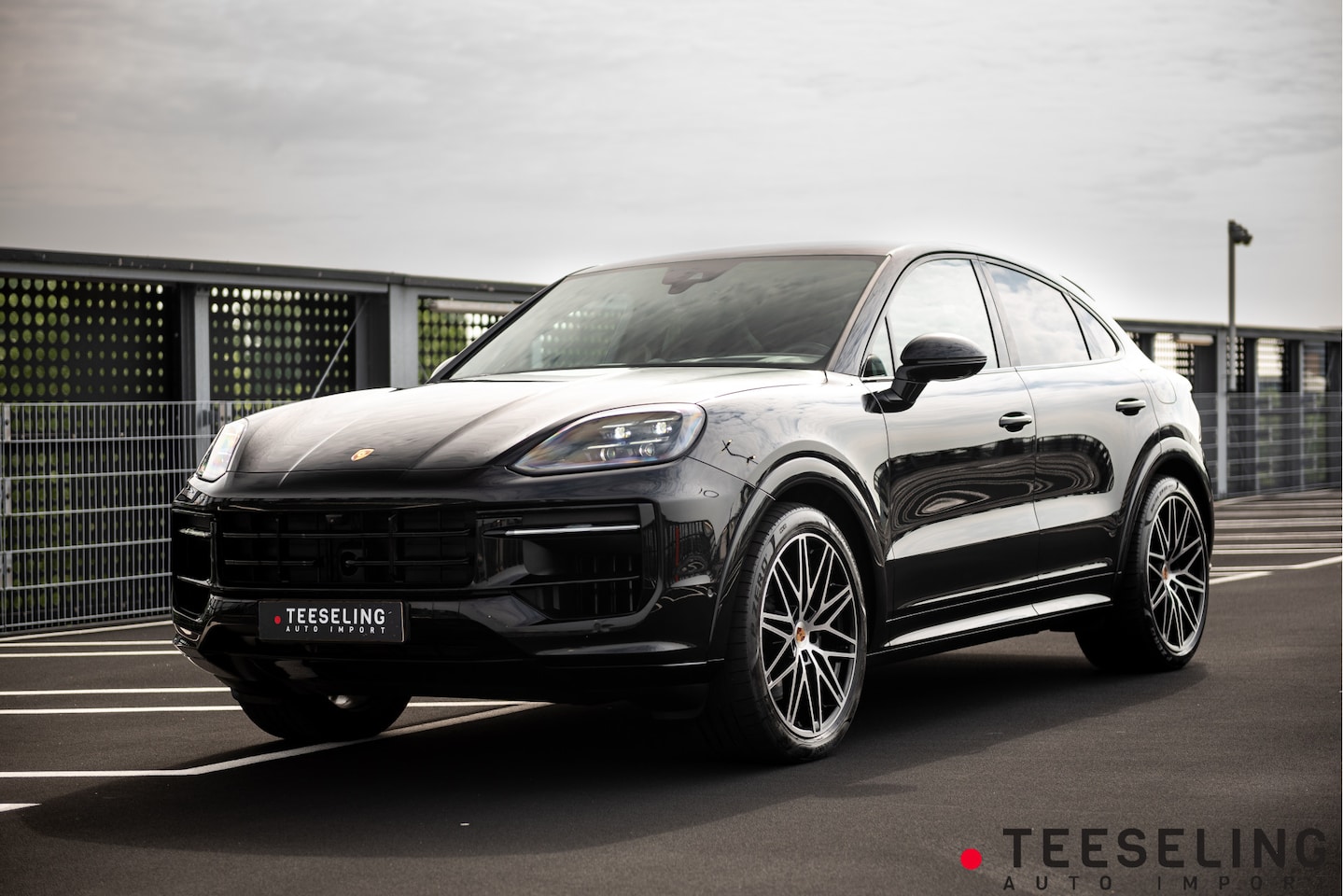 Porsche Cayenne Coupé - 3.0 E-Hybrid | NP 170 | Burmester | HU | Carbon - AutoWereld.nl