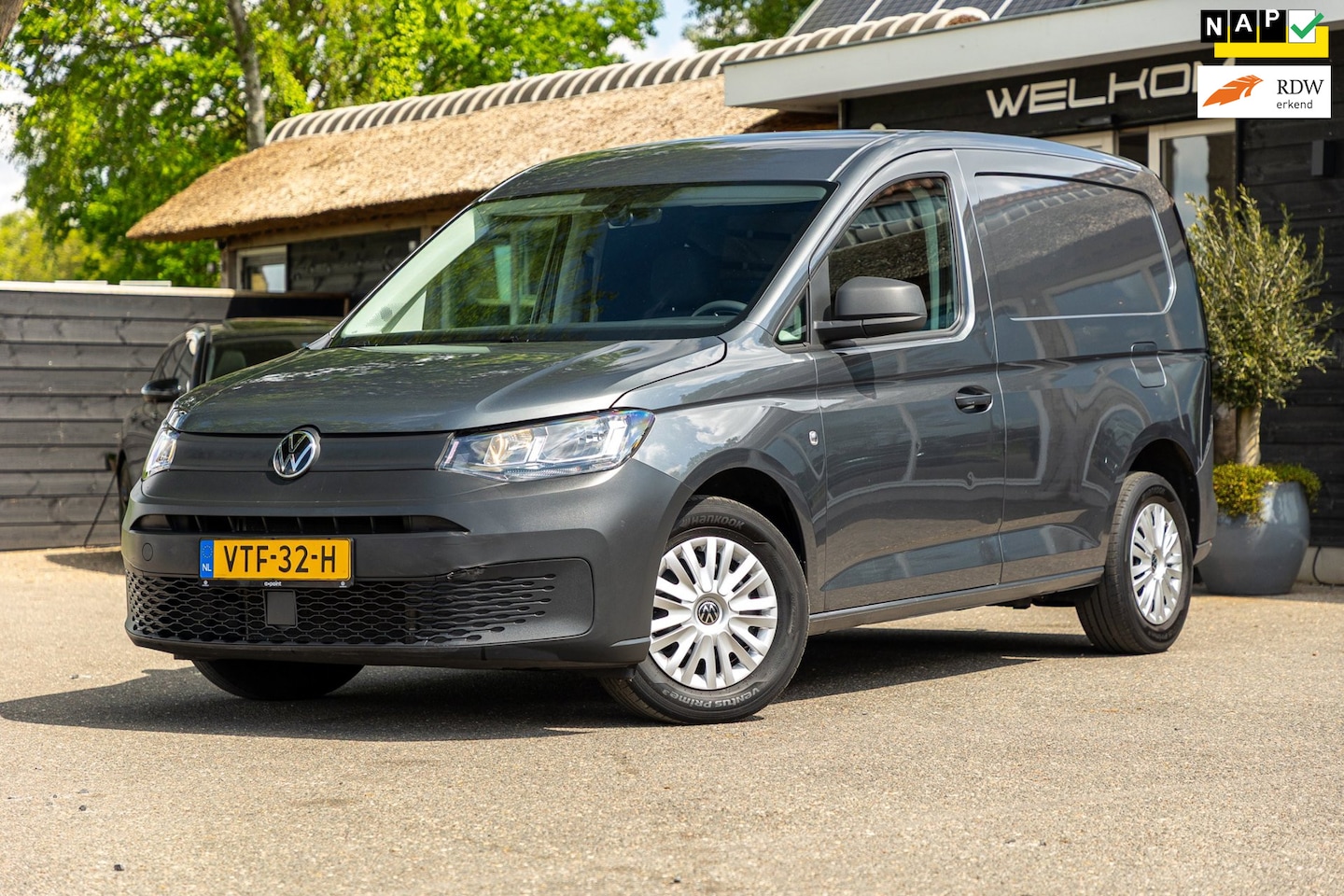 Volkswagen Caddy Cargo - 2.0 TDI Comfort Trekhaak I Vloerplaat I Lat om Lat I Airco I Cruise I CarPlay I Android Au - AutoWereld.nl