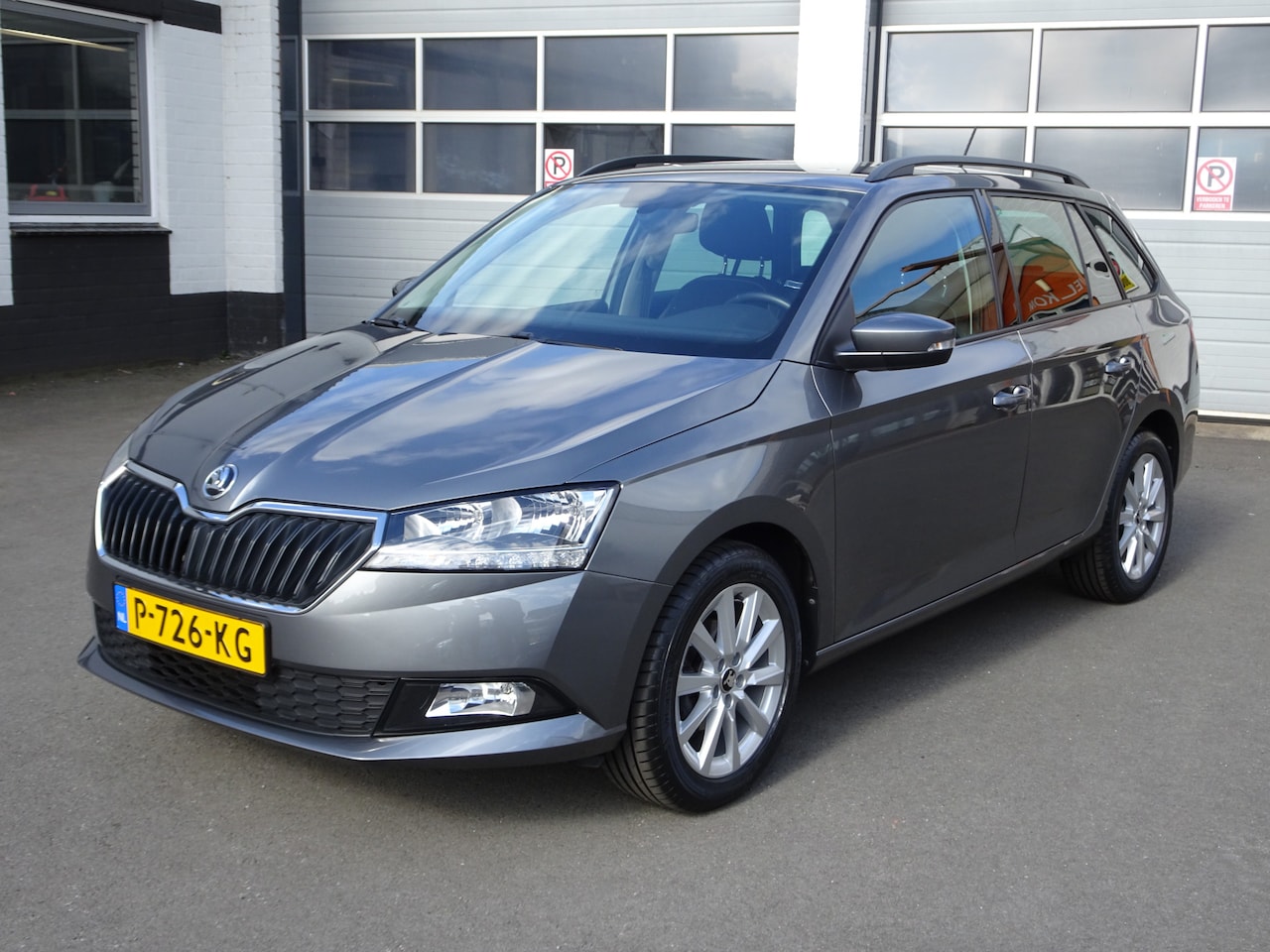 Skoda Fabia Combi - 1.0 TSI Ambition Automatische airco, parkeersensoren, cruise controle, licht metalen velge - AutoWereld.nl