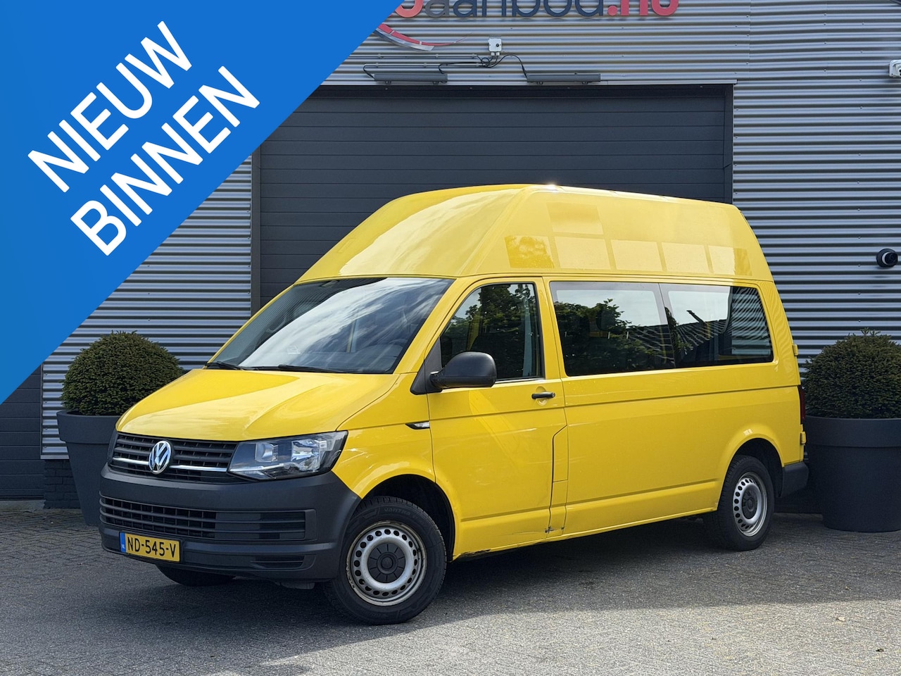 Volkswagen Transporter Kombi - 2.0 TDI L2H3 Highline | Navigatie | DAB | Parkeersensoren | - AutoWereld.nl