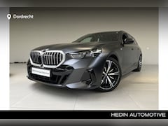 BMW 5-serie Touring - 520d M-Sport | Frozen Mat Lak | 20" | CoPilot | Trekhaak |