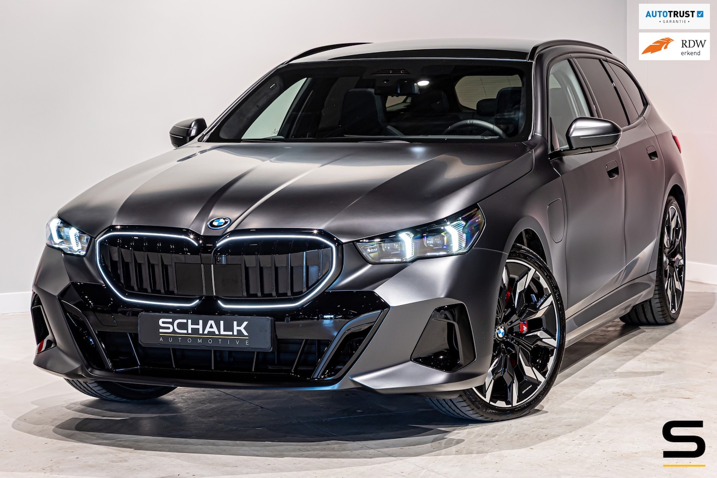 BMW 5-serie Touring - 550e xDrive|M-sport PRO|B&O|Fis €85.000 - AutoWereld.nl