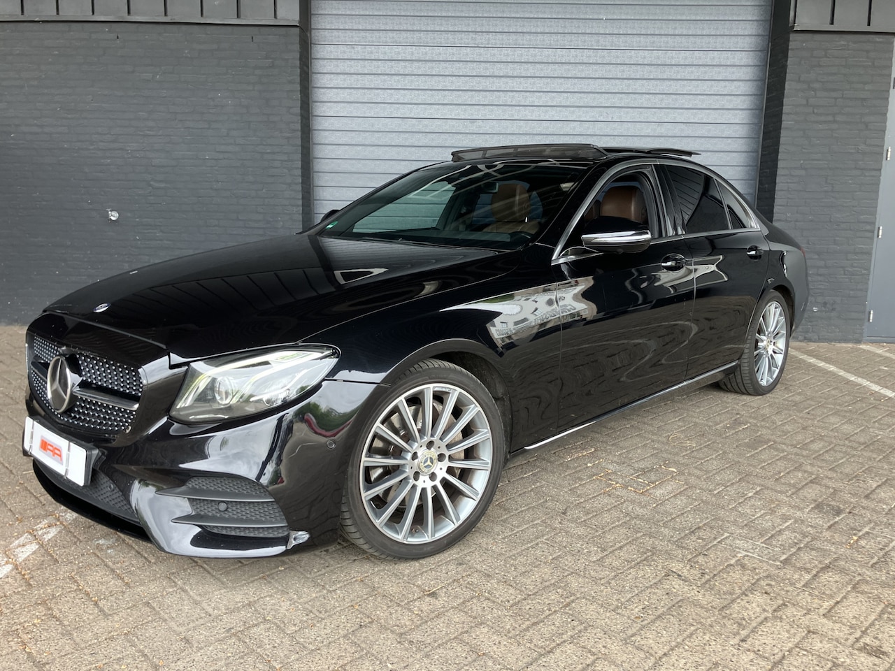 Mercedes-Benz E-klasse - 220 d ///AMG PANO-XENON-LED-VOLL - AutoWereld.nl