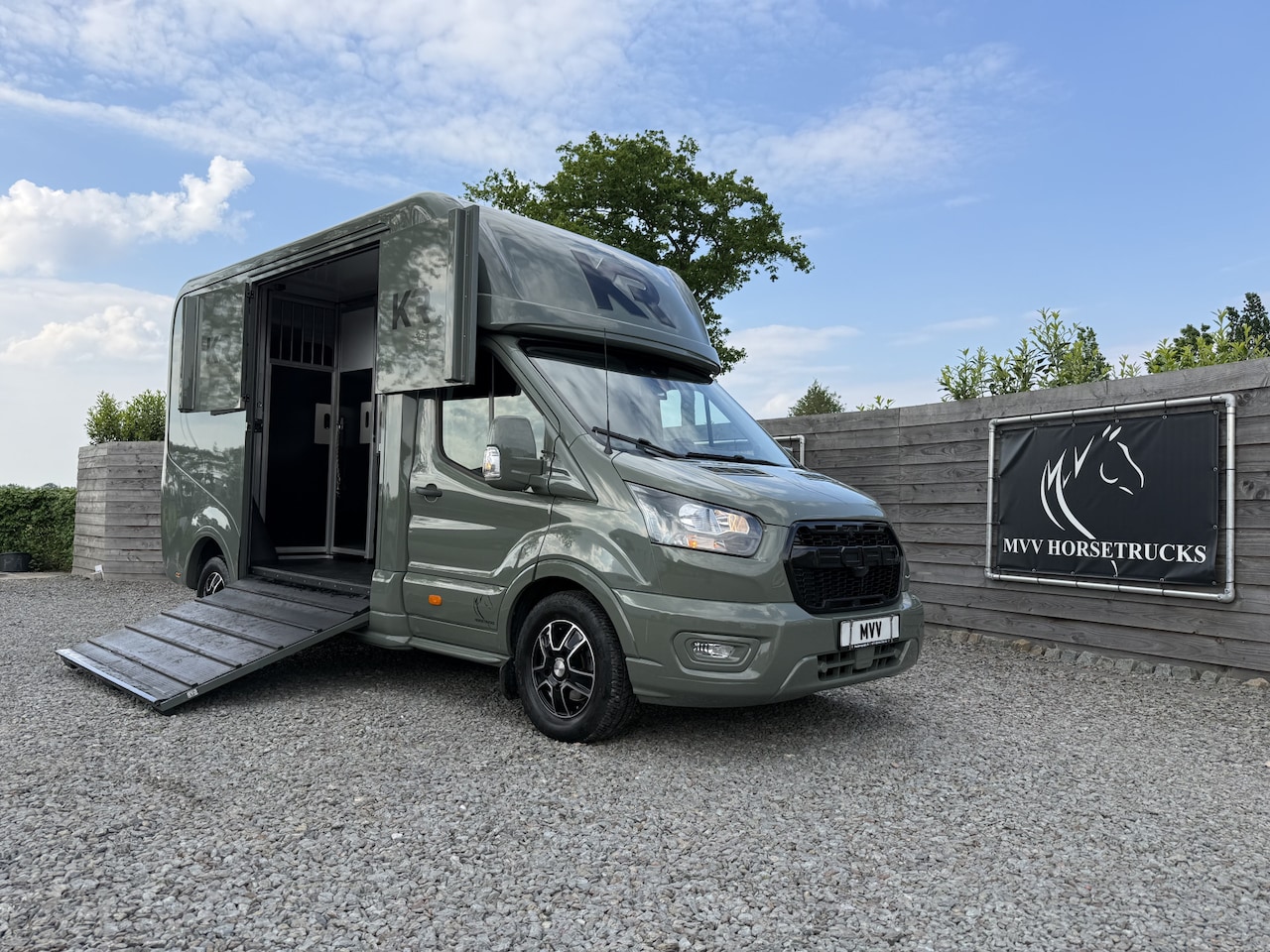 Ford Transit - | Horsetruck | KRISMAR | STALLION 3XL | 2024 | HENGST | 39.400KM | AUTOMAAT | 3-SEAT | L3 - AutoWereld.nl