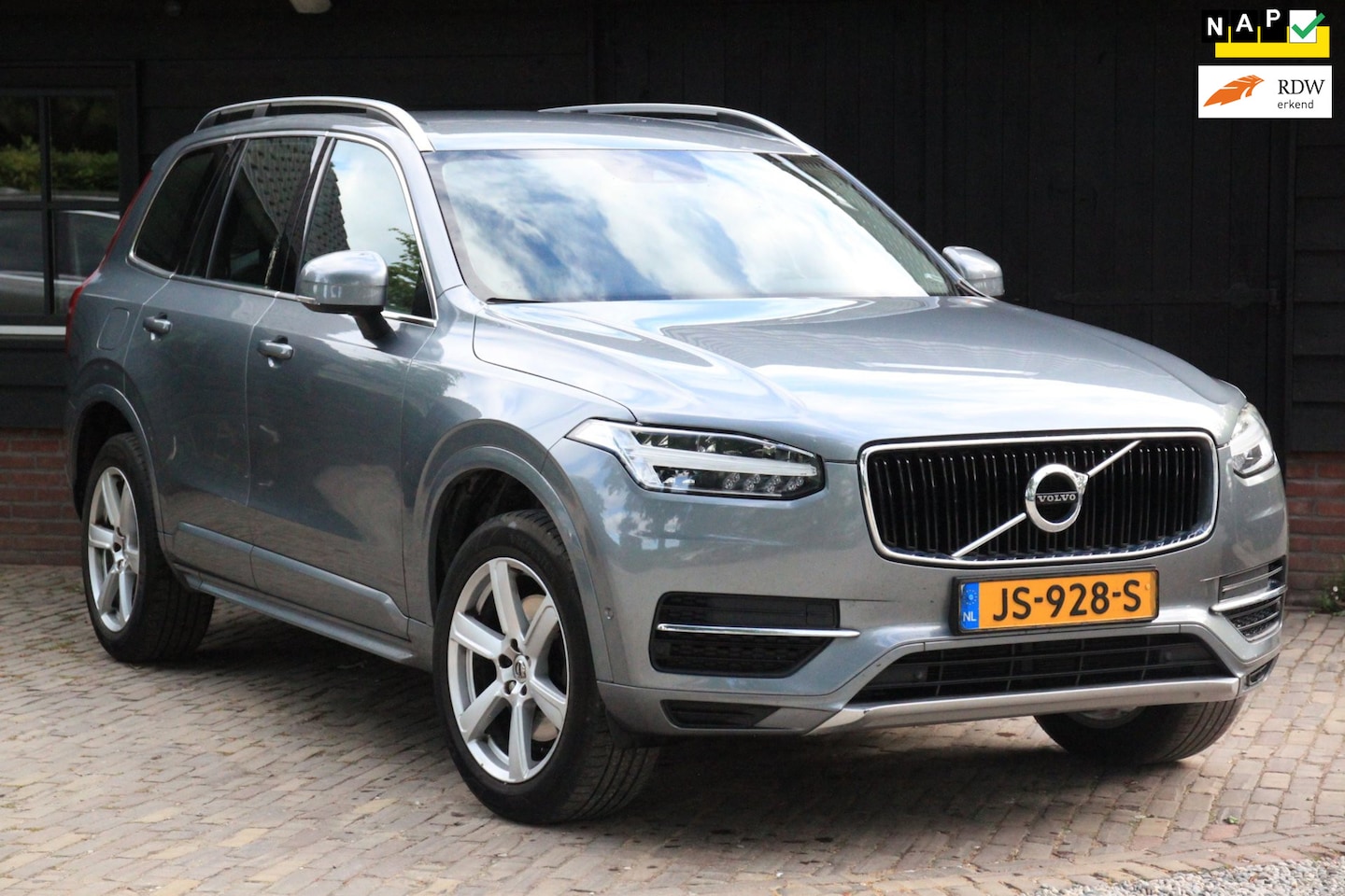 Volvo XC90 - 2.0 T5 AWD Momentum7 Pers./Leer/Camera/Parkeersensor v,a/Trekhaak uitklapbaar - AutoWereld.nl