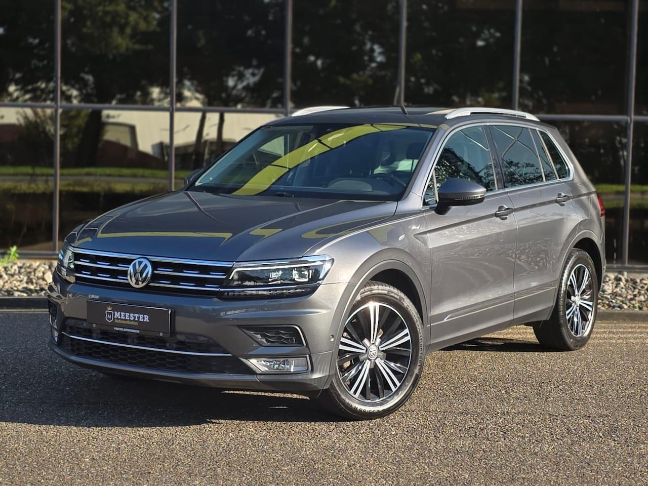 Volkswagen Tiguan - 1.4 TSI ACT Highline |PANO|LED|VIRT.cockp. - AutoWereld.nl