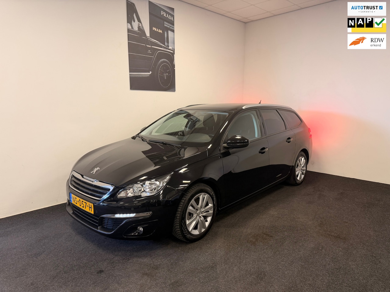 Peugeot 308 SW - 1.2 PureTech Blue Lease Executive 1.2 PureTech Blue Lease Executive - AutoWereld.nl