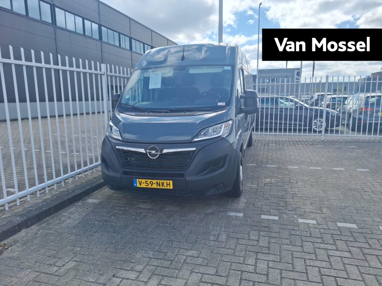 Opel Movano - 2.2D 140 L3H2 3.3t Parkeersensoren Achter | Airco | Schuifdeur Rechts - AutoWereld.nl
