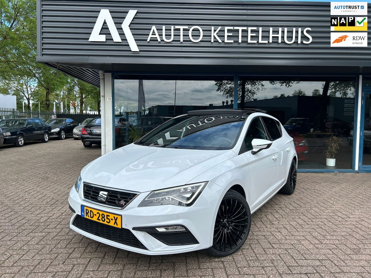 SEAT Leon - 1.8 TSI FR Business Intense|Pano|DAB+|LED|Full-Link - AutoWereld.nl