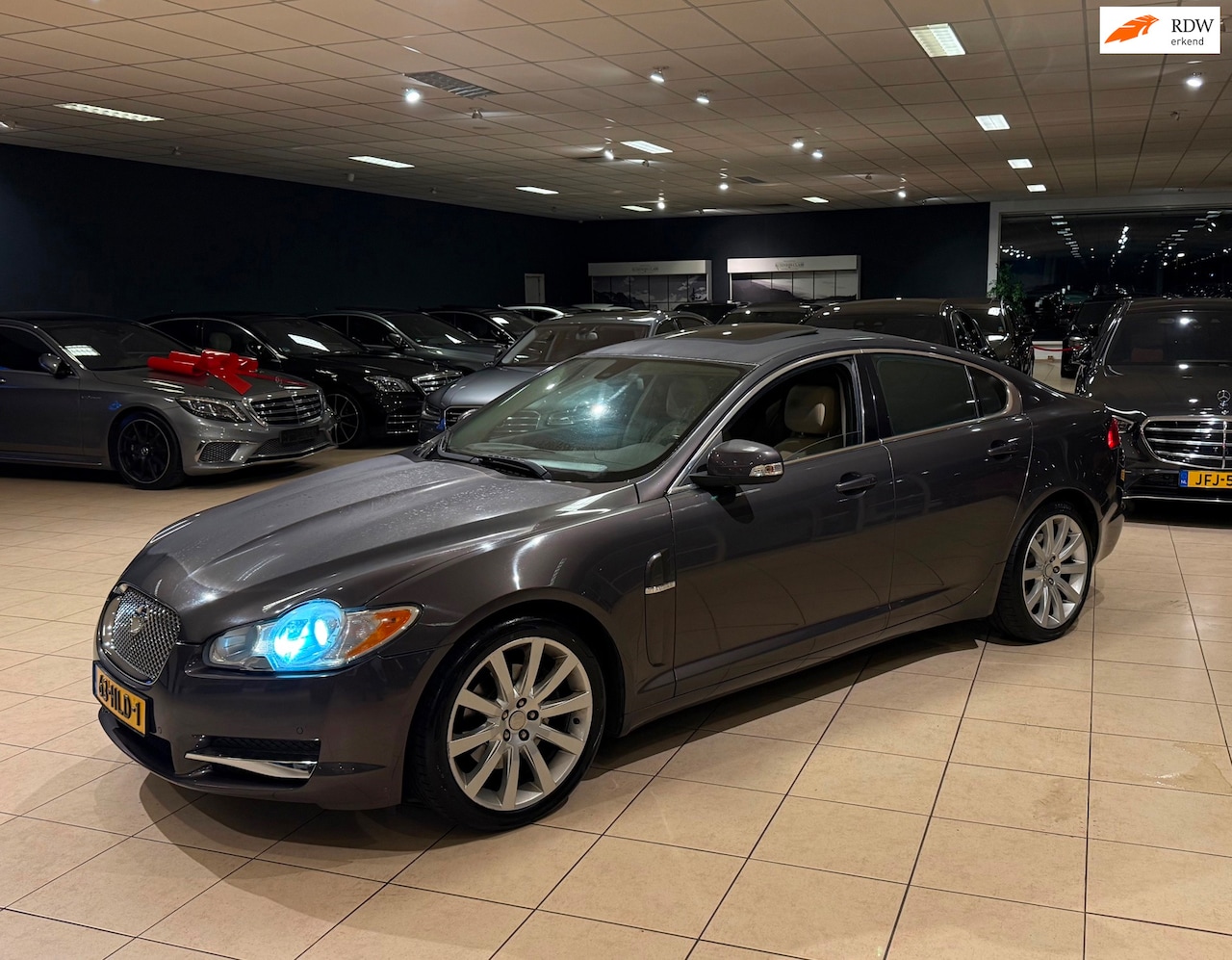 Jaguar XF - 3.0 V6 Premium Luxury Benzine Automaat Vol Opties - AutoWereld.nl