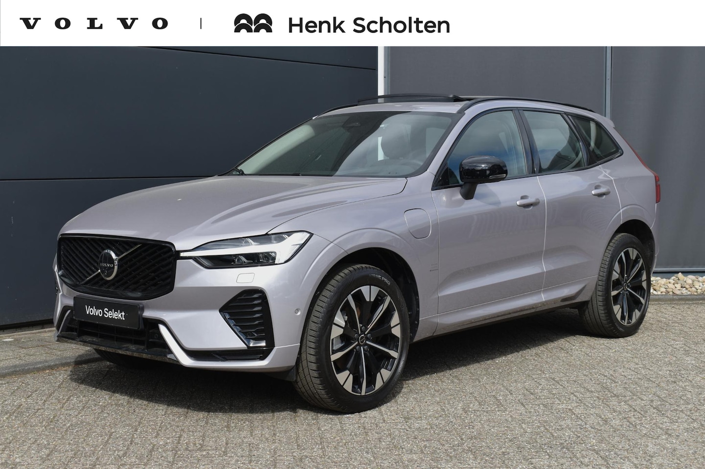 Volvo XC60 - 2.0 T6 Plug-in hybrid AWD Ultra Dark Luchtvering | Panorama/schuifdak | Semi-elektrische t - AutoWereld.nl