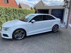 Audi A3 Limousine - 1.0 TFSI Sport S Line Edition 2 x S Line uitgevoerd