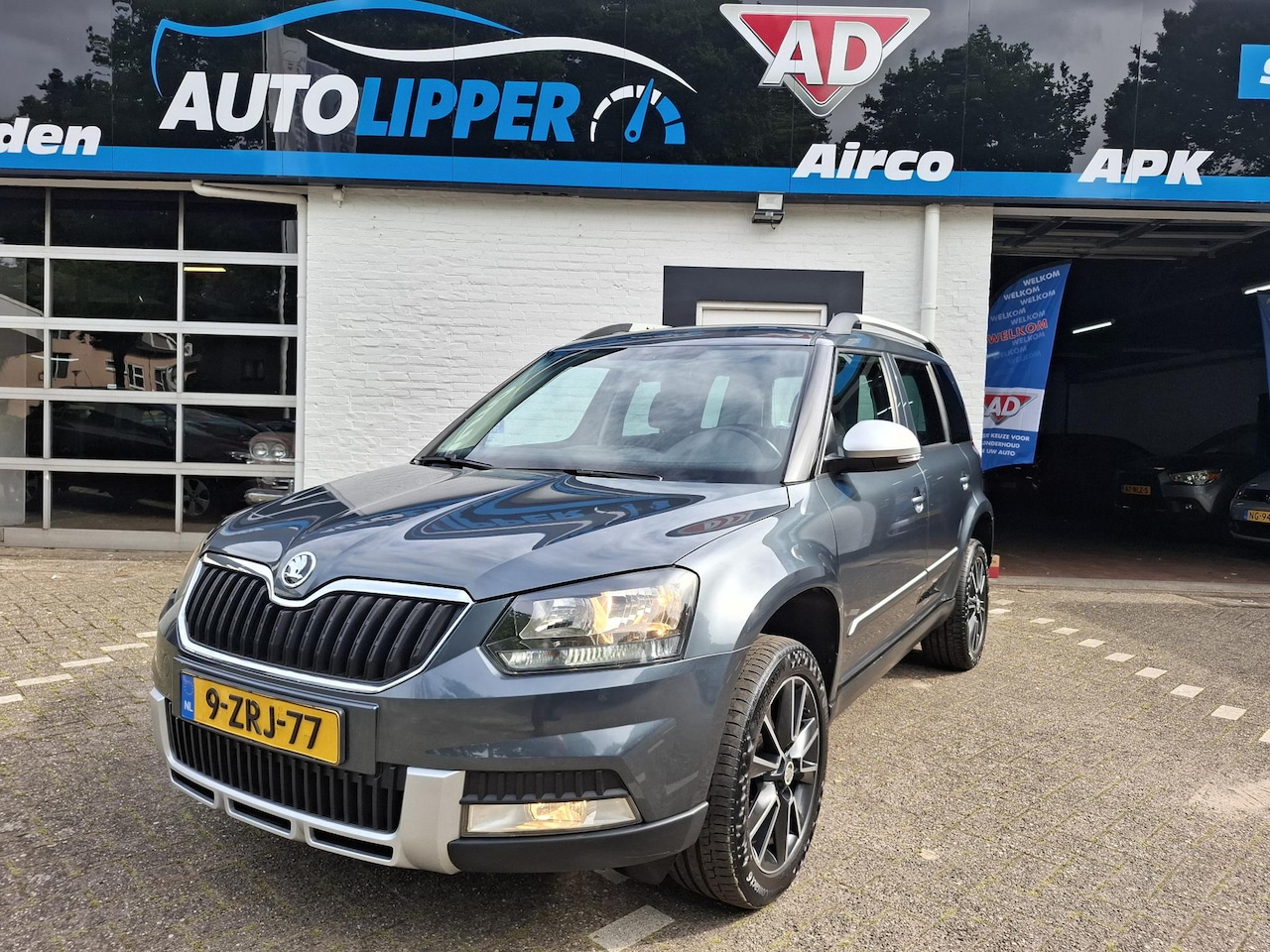 Skoda Yeti Outdoor - 1.2 TSI Adventure /Nieuwe apk bij aflevering/Cruise/Lm velgen/trekhaak - AutoWereld.nl
