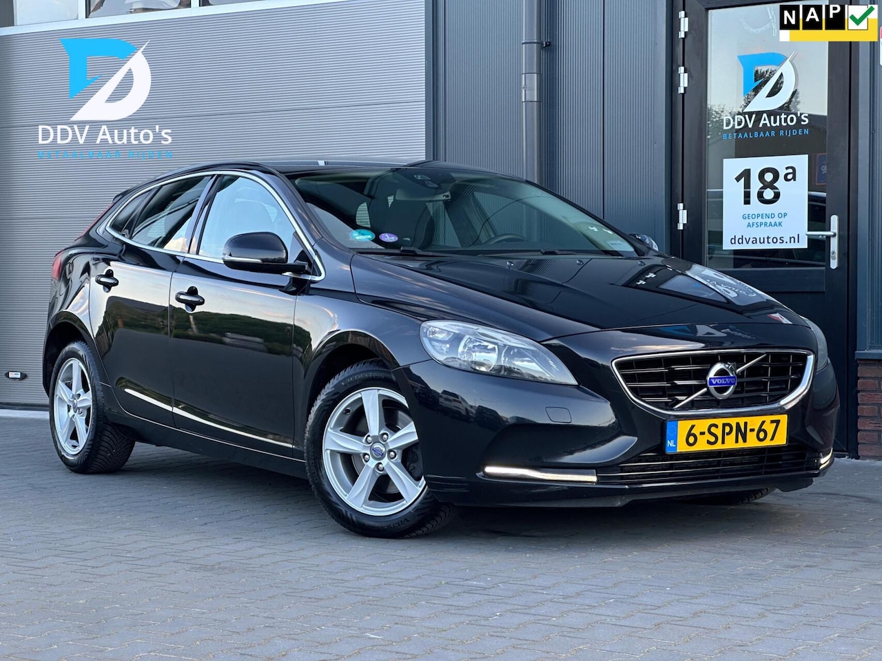 Volvo V40 - 1.6 T3/150 pk Momentum|NAP|Cruise|Climate|Parkeersensoren|Navi|Bluetooth|Isofix - AutoWereld.nl