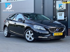 Volvo V40 - 1.6 T3/150 pk Momentum|NAP|Cruise|Climate|Parkeersensoren|Navi|Bluetooth|Isofix