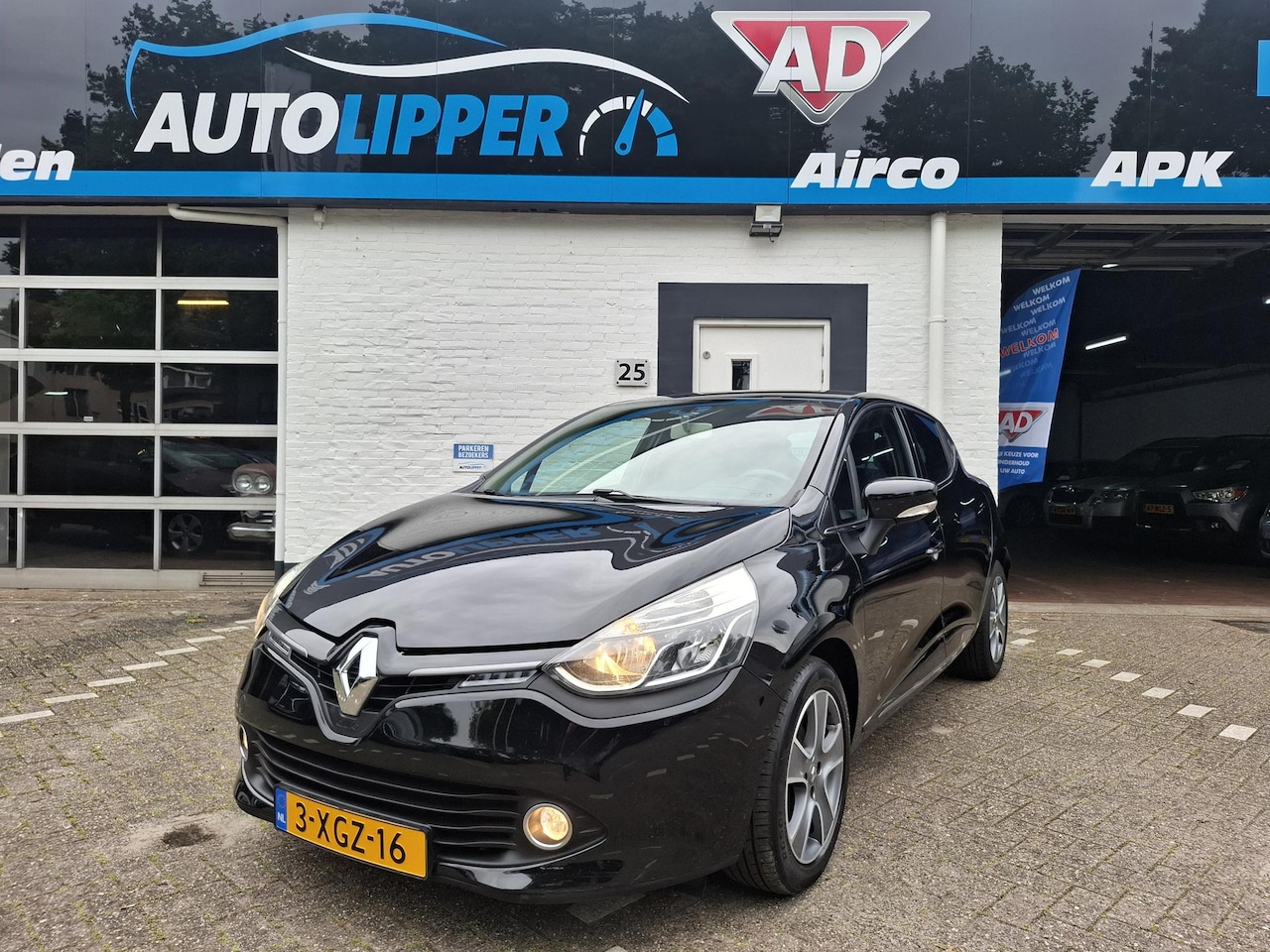 Renault Clio - 0.9 TCe ECO Night&Day /Nieuwe apk bij aflevering/Navigatie/Lm velgen - AutoWereld.nl