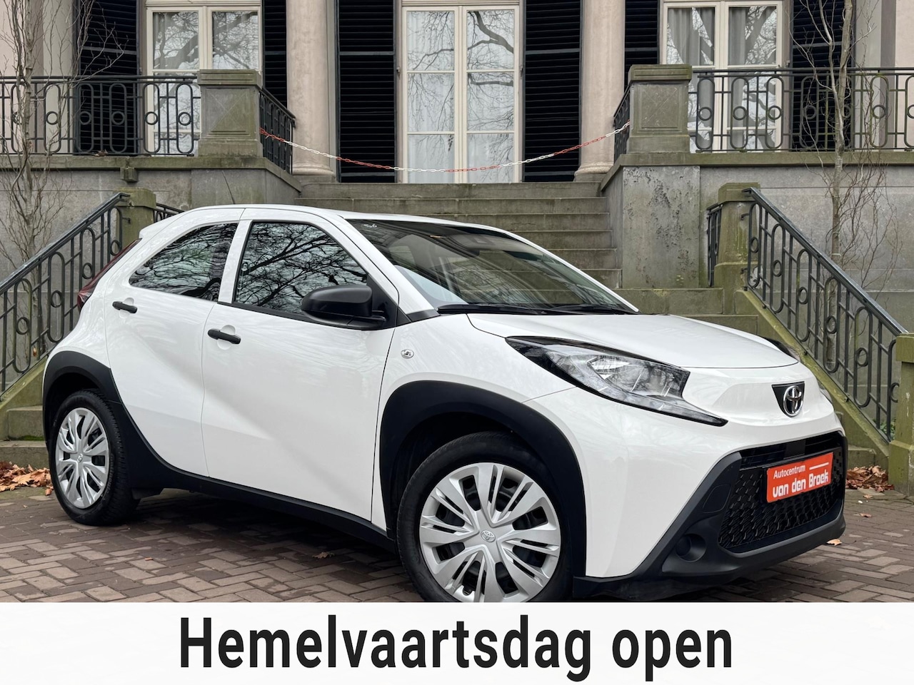 Toyota Aygo X - 1.0 VVT-i MT Premium CarPlay Airco Cruise/Adaptief Stop&Go Nw Model - AutoWereld.nl